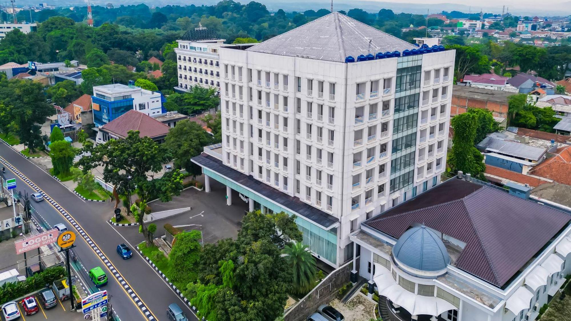 Royal Padjadjaran Hotel Богор Экстерьер фото