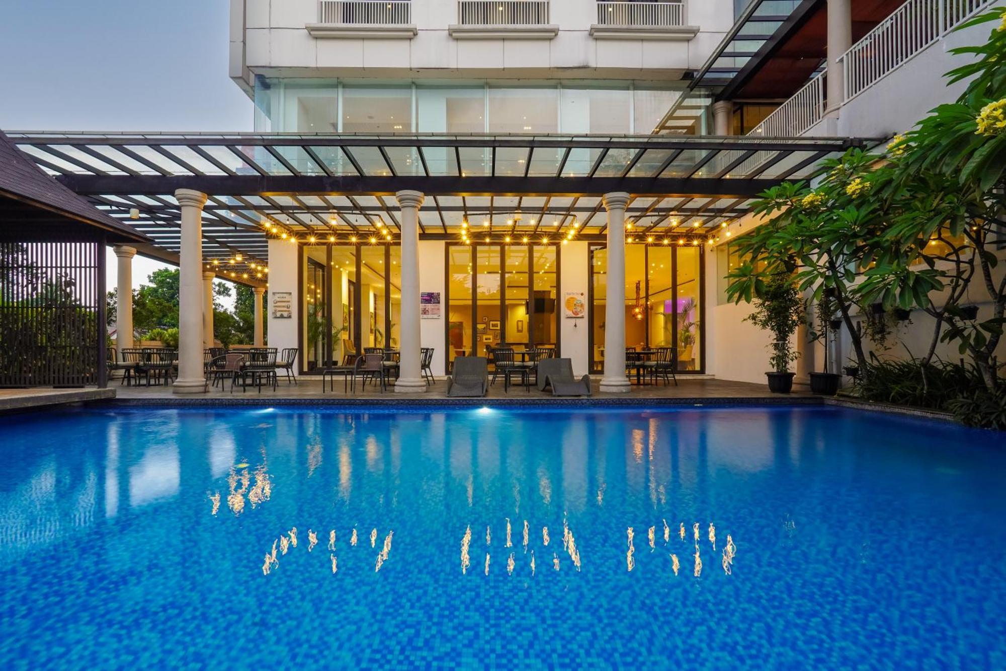 Royal Padjadjaran Hotel Богор Экстерьер фото